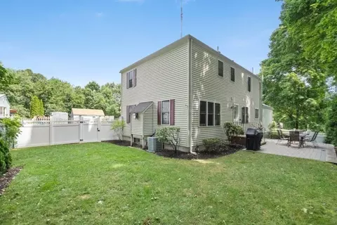 Exterior - 28 Rosegate Rd, Needham, MA 02494 photo 4 of 7