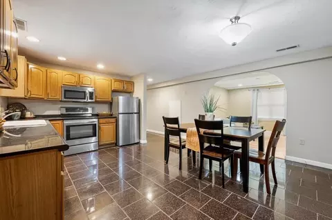 1 Hatfield St #3, Worcester, MA 01604 photo 9