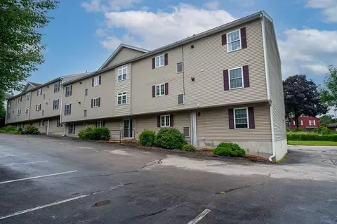 1 Hatfield St #3, Worcester, MA 01604 photo 2