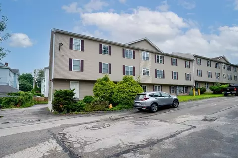 1 Hatfield St #3, Worcester, MA 01604 photo 3