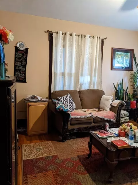 Living - 25 Florence St, Worcester, MA 01610 photo 2 of 2