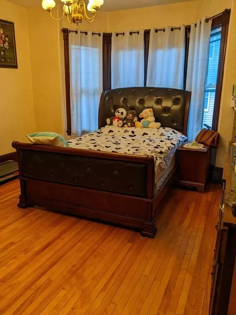 Bedroom - 25 Florence St, Worcester, MA 01610 photo 2 of 3