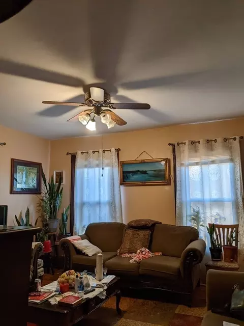 Living - 25 Florence St, Worcester, MA 01610 photo 1 of 2