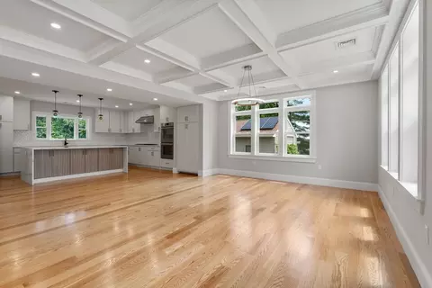 19 Brooks Rd, Gloucester, MA 01930 photo 2