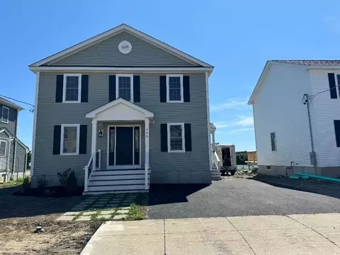 266 Kilburn, Fall River, MA 02720