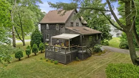 68 Curtis St, Reading, MA 01867 photo 4