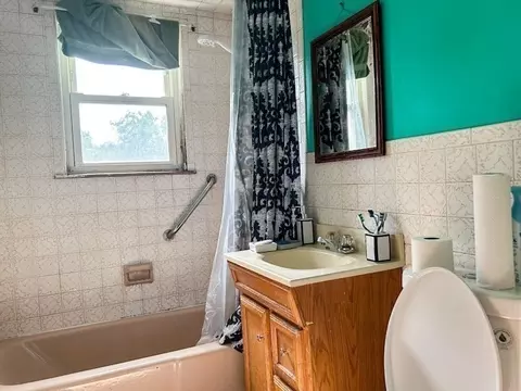 Bath - 11 Lothrop St, Saugus, MA 01906 photo 1 of 1