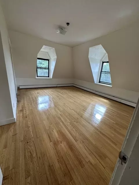 30 Edward St, Worcester, MA 01605 photo 13
