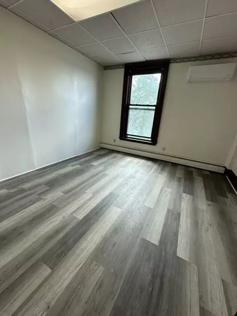 30 Edward St, Worcester, MA 01605 photo 8