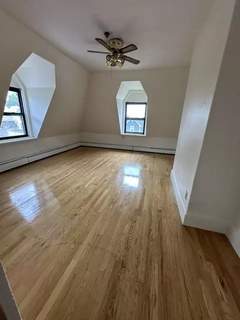 30 Edward St, Worcester, MA 01605 photo 5