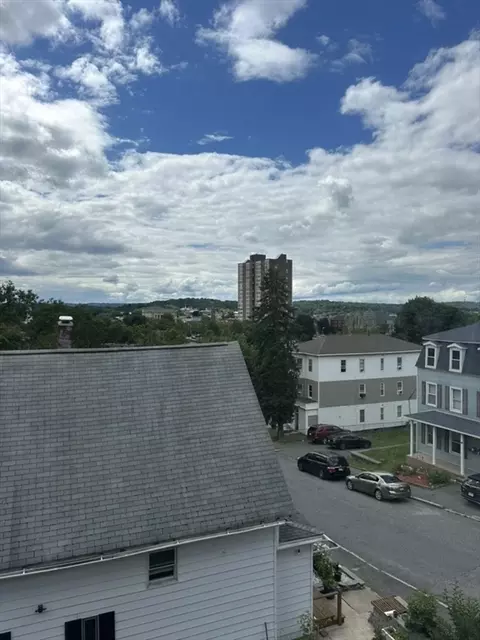 30 Edward St, Worcester, MA 01605 photo 6