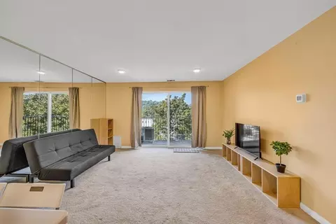 175 Clare Ave #E8, Boston, MA 02136