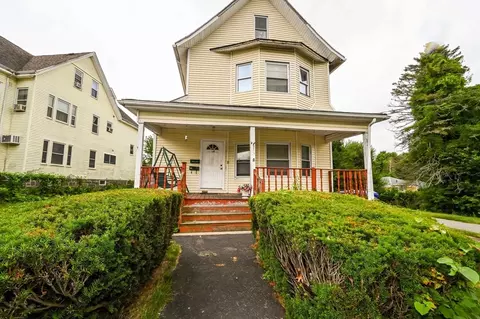 28 Bay St, Taunton, MA 02780