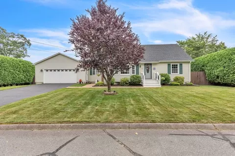 11 Princeton St, East Longmeadow, MA 01028