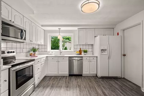 Kitchen - 6 Doris Rd, Framingham, MA 01701 photo 3 of 3