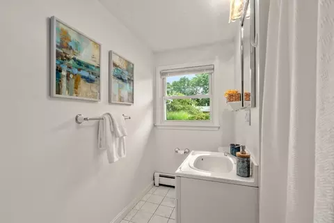 Bath - 6 Doris Rd, Framingham, MA 01701 photo 2 of 3