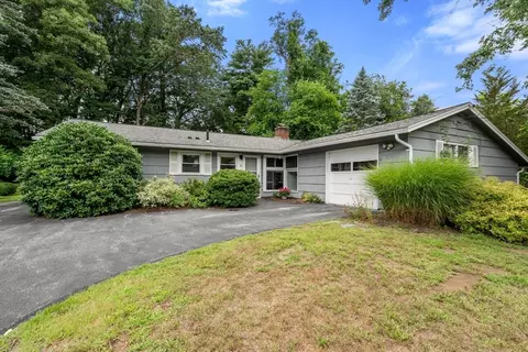 6 Doris Rd, Framingham, MA 01701