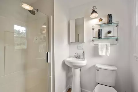 Bath - 6 Doris Rd, Framingham, MA 01701 photo 1 of 3