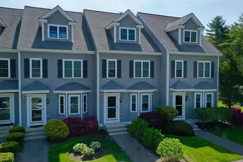 10 Copper Lantern Ln #10, Carver, MA 02330