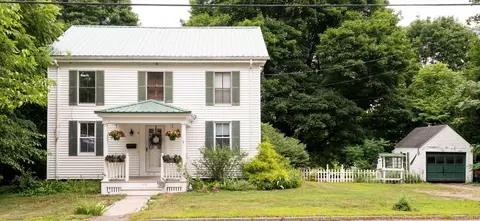 140 Washington St, Groveland, MA 01834