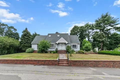 12 Kew Rd, Braintree, MA 02184