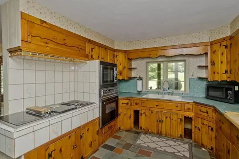 27 Drury Ln, Easthampton, MA 01027 photo 35