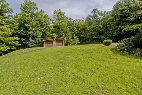 27 Drury Ln, Easthampton, MA 01027 photo 17