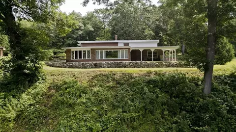 27 Drury Ln, Easthampton, MA 01027 photo 6