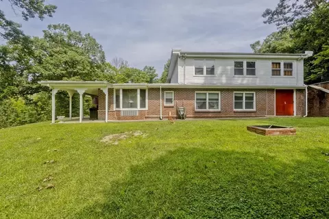 27 Drury Ln, Easthampton, MA 01027 photo 4