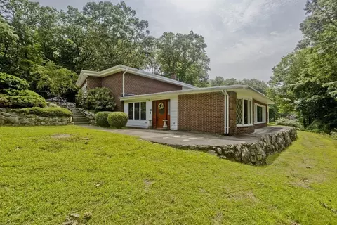 27 Drury Ln, Easthampton, MA 01027 photo 7