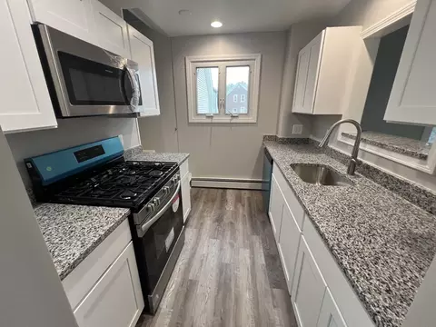 104 Hood St, Fall River, MA 02720 photo 3