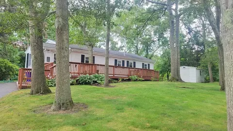 9 Driftwood Ln, Bourne, MA 02532