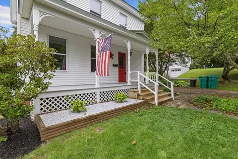 7 Chestnut St, North Brookfield, MA 01535