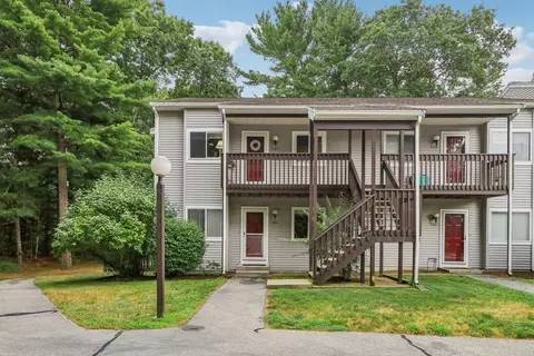 107 Park Pl #107, Raynham, MA 02767