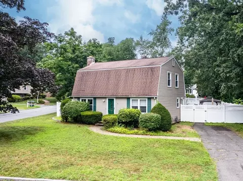 6 Baird Trce, Springfield, MA 01118