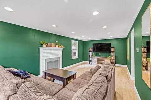 6 Baird Trce, Springfield, MA 01118 photo 2
