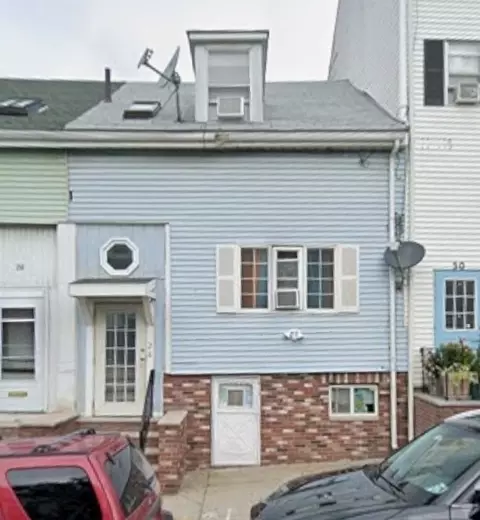 28 Lexington St, Boston, MA 02128