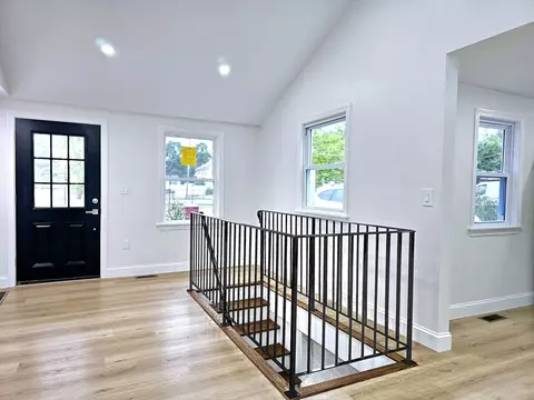 Entry Way - 3 Commonwealth Ave, Lowell, MA 01852 photo 2 of 5