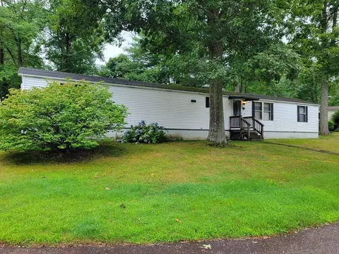 9 5th St, Brookfield, MA 01506