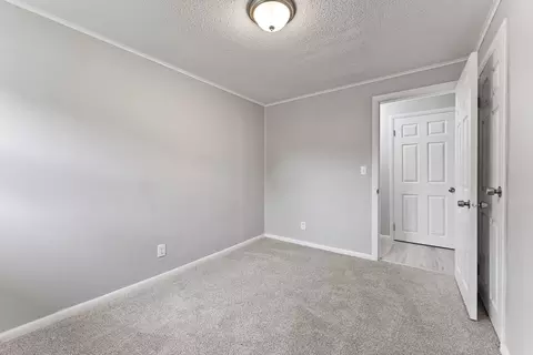 Bedroom - 57 Oakwood Ter, Springfield, MA 01109 photo 8 of 10