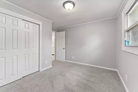 Bedroom - 57 Oakwood Ter, Springfield, MA 01109 photo 3 of 10