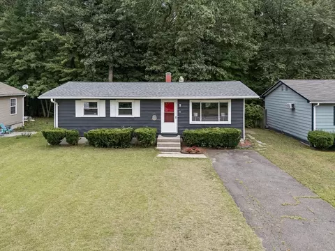 57 Oakwood Ter, Springfield, MA 01109