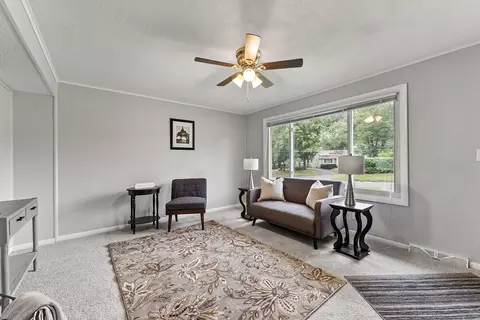 Living - 57 Oakwood Ter, Springfield, MA 01109 photo 2 of 4