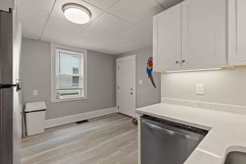 Entry Way - 352 Cabot St, Beverly, MA 01915 photo 1 of 4