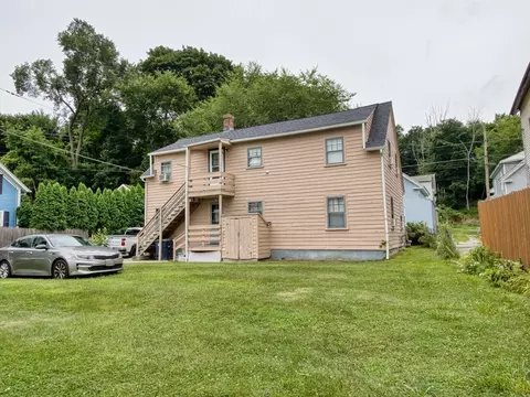 54 Lens St, Southbridge, MA 01550