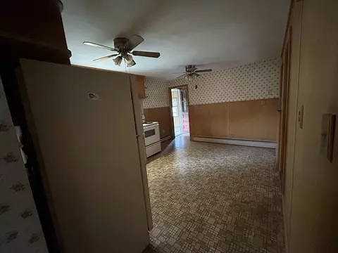 Kitchen - 39 Longmeadow Rd, Beverly, MA 01915 photo 2 of 2