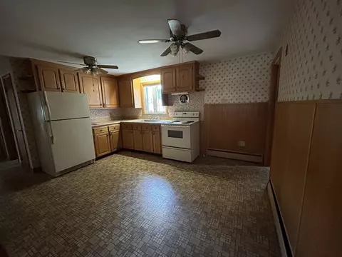 Kitchen - 39 Longmeadow Rd, Beverly, MA 01915 photo 1 of 2