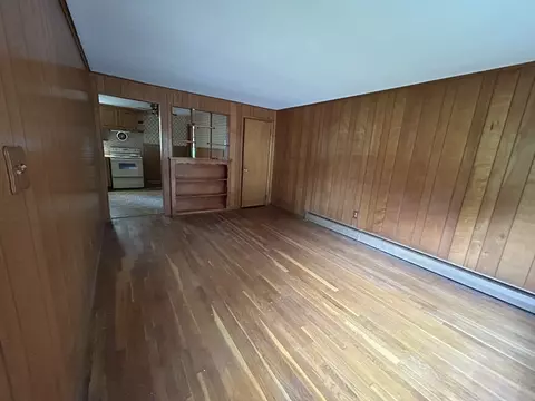 Living - 39 Longmeadow Rd, Beverly, MA 01915 photo 1 of 1