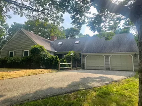 19 Connifer Ln, Dennis, MA 02660