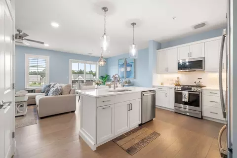 3 Mariners Way #311, Plymouth, MA 02360